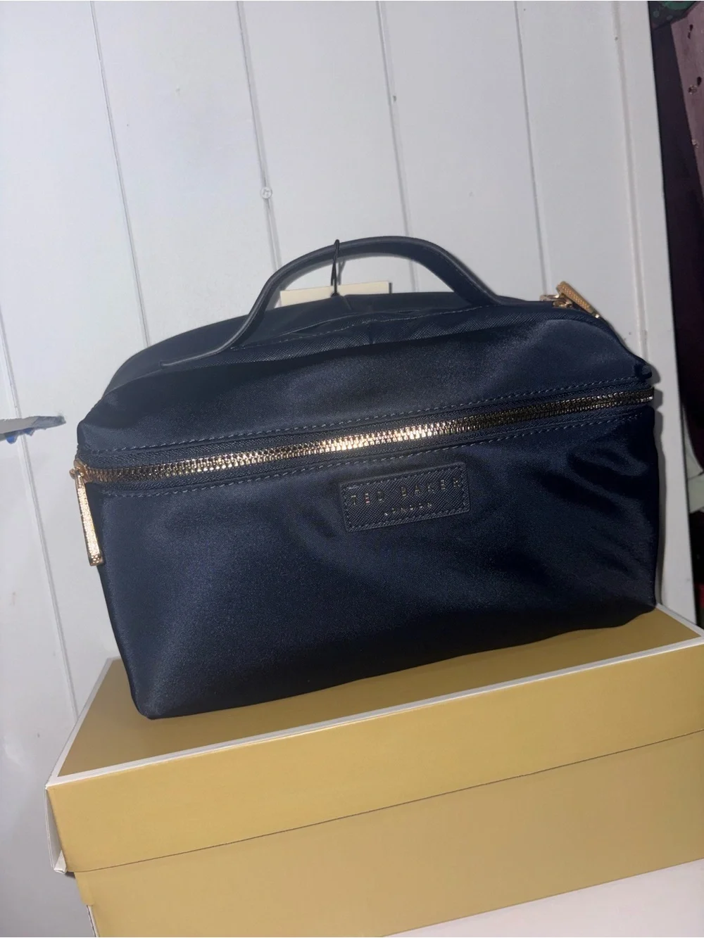 Ted baker Blue navy cosmetic case 10in x6in NWT MSRP $68 - Picture 4 of 7